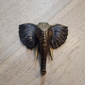 Elegant Elephant Wall Decor in Bronze and Gold